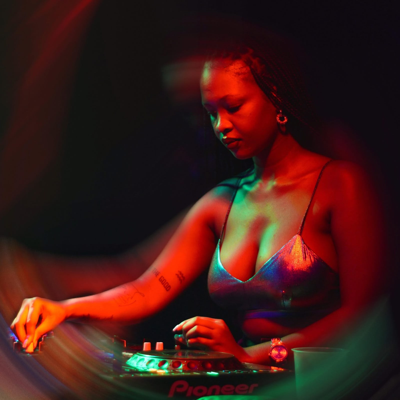 Omo Gee DJ